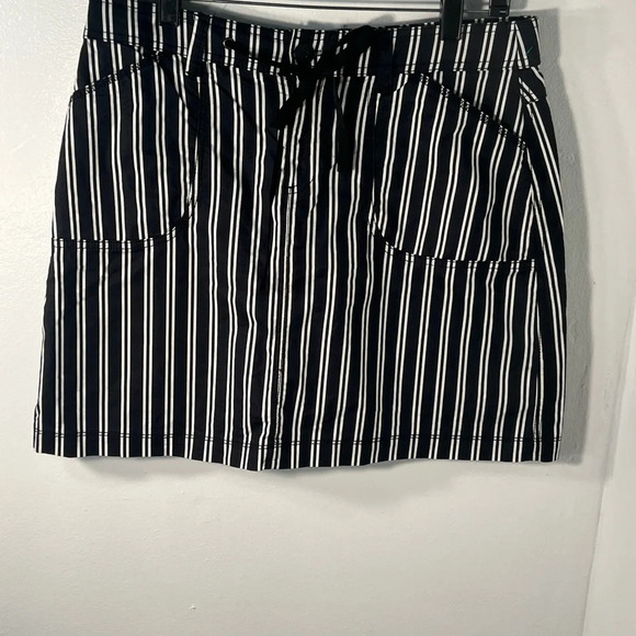 White stag ,6 Black and white stripe , tie waist zipper button front closure - Picture 5 of 6